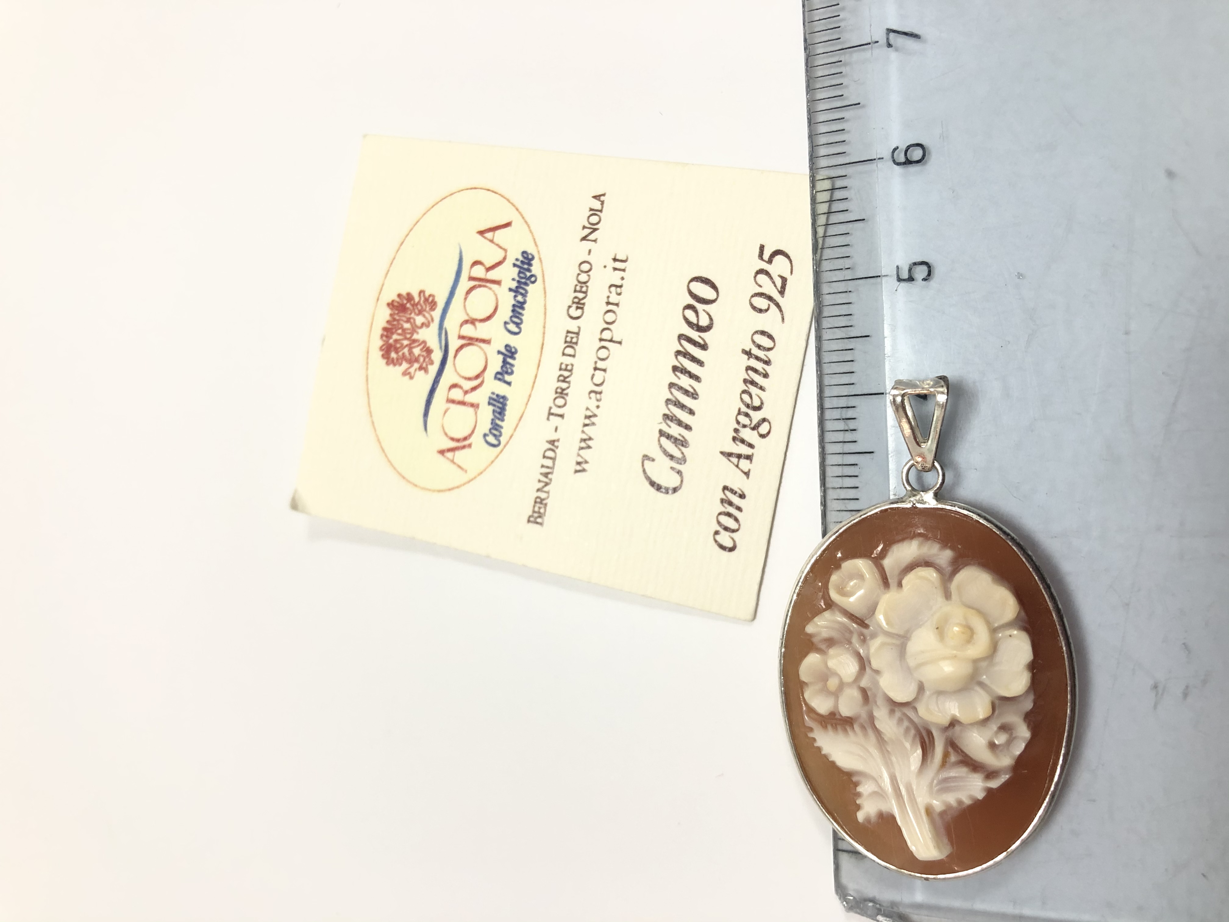 Pendente cammeo vintage con fiori , cammeo inciso a mano , cammeo italiano , cammeo su corniola , cammeo inciso a mano 
